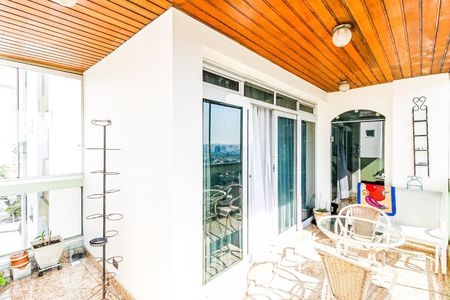 Apartamento à venda com 230m², 4 quartos e 4 vagasVaranda