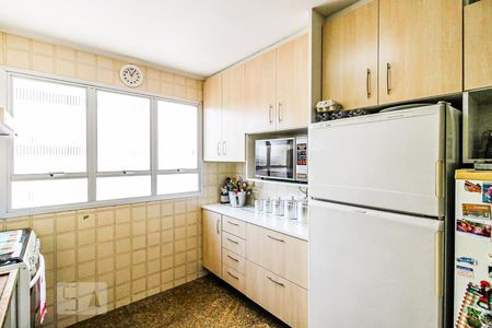 Apartamento à venda com 230m², 4 quartos e 4 vagasCozinha