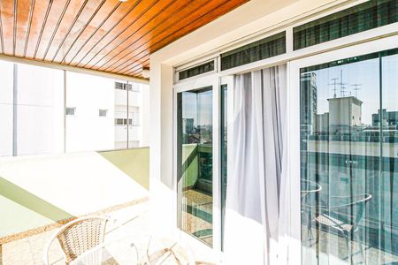 Apartamento à venda com 230m², 4 quartos e 4 vagasVaranda