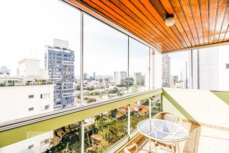 Apartamento à venda com 230m², 4 quartos e 4 vagasVaranda
