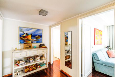 Apartamento à venda com 230m², 4 quartos e 4 vagasHall quartos