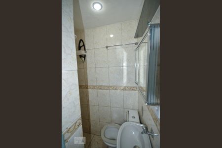 Casa à venda com 50m², 3 quartos e 1 vaga Casa à venda com 50m², 3 quartos e 1 vagaBanheiro