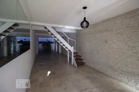 Sala de casa de condomínio à venda com 2 quartos, 140m² em Vila Lageado, São Paulo