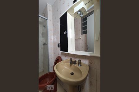 Banheiro de apartamento para alugar com 1 quarto, 34m² em Centro, São Leopoldo