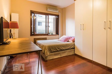 Dormitório2 de apartamento à venda com 2 quartos, 87m² em Centro Histórico, Porto Alegre