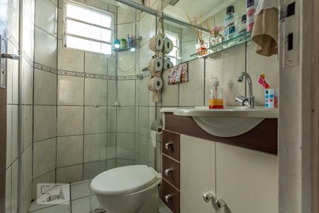 Banheiro de apartamento para alugar com 2 quartos, 48m² em Rio Branco, Belo Horizonte