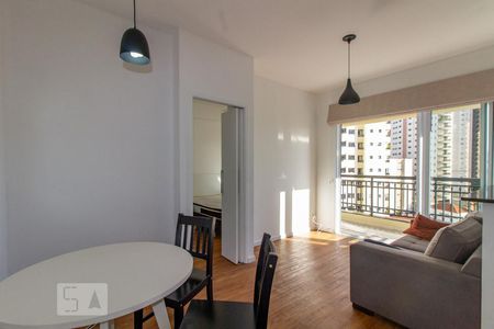 Sala de apartamento para alugar com 1 quarto, 45m² em Vila Regente Feijó, São Paulo