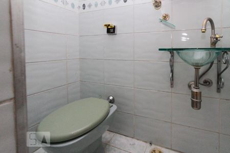 Apartamento para alugar com 79m², 2 quartos e sem vaga Apartamento para alugar com 79m², 2 quartos e sem vagaBanheiro de Serviço