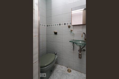 Apartamento para alugar com 79m², 2 quartos e sem vaga Apartamento para alugar com 79m², 2 quartos e sem vagaBanheiro de Serviço