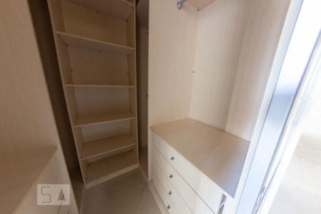 Apartamento à venda com 103m², 3 quartos e 2 vagasCloset da suíte