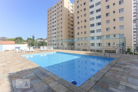 Apartamento à venda com 77m², 3 quartos e 1 vaga Apartamento à venda com 77m², 3 quartos e 1 vagaArea Comum Piscina