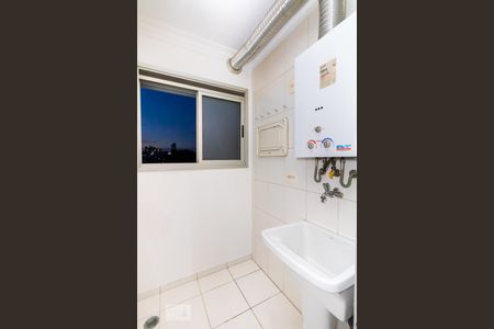 Apartamento à venda com 72m², 3 quartos e 1 vagaÁrea de Serviço