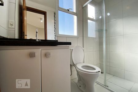 Apartamento para alugar com 64m², 2 quartos e 2 vagasBanheiro do Quarto 2