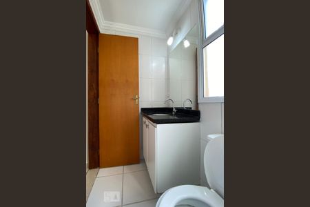 Apartamento para alugar com 64m², 2 quartos e 2 vagasBanheiro do Quarto 2
