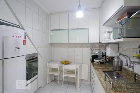 Casa de condomínio à venda com 101m², 3 quartos e 2 vagas Casa de condomínio à venda com 101m², 3 quartos e 2 vagasCozinha