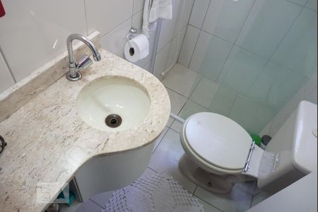 Casa de condomínio à venda com 101m², 3 quartos e 2 vagas Casa de condomínio à venda com 101m², 3 quartos e 2 vagasBanheiro da Suíte