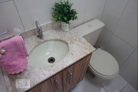 Lavabo de casa de condomínio para alugar com 3 quartos, 103m² em Vila Laís, São Paulo