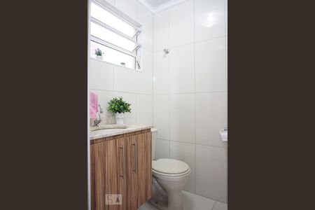 Lavabo de casa de condomínio para alugar com 3 quartos, 103m² em Vila Laís, São Paulo