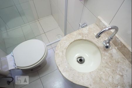 Casa de condomínio à venda com 101m², 3 quartos e 2 vagas Casa de condomínio à venda com 101m², 3 quartos e 2 vagasBanheiro Social
