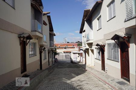 Casa de condomínio à venda com 101m², 3 quartos e 2 vagas Casa de condomínio à venda com 101m², 3 quartos e 2 vagasCorredor do Condomínio