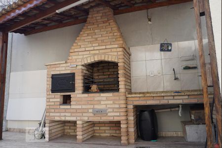 Casa de condomínio à venda com 101m², 3 quartos e 2 vagas Casa de condomínio à venda com 101m², 3 quartos e 2 vagasÁrea comum - Churrasqueira