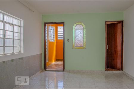 Casa para alugar com 80m², 2 quartos e sem vagaSala