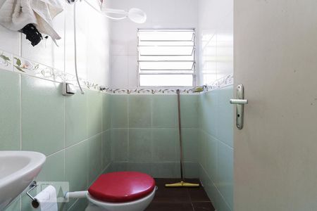 Casa à venda com 115m², 4 quartos e 2 vagasBanheiro 1