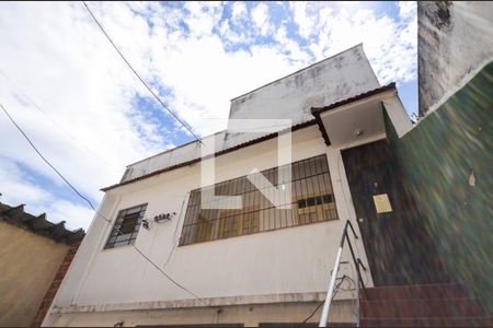 Casa à venda com 140m², 2 quartos e sem vaga Casa à venda com 140m², 2 quartos e sem vagaFachada