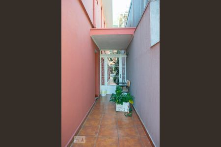 Casa à venda com 250m², 3 quartos e 2 vagasENTRADA