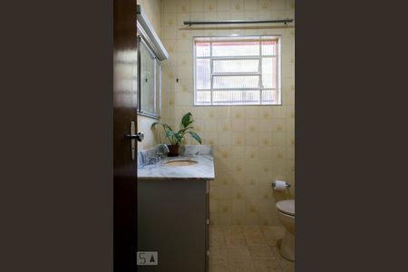 Casa à venda com 250m², 3 quartos e 2 vagasBANHEIRO