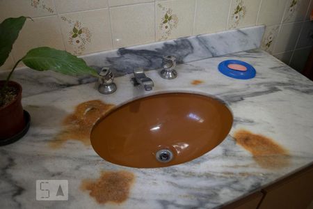 Casa à venda com 250m², 3 quartos e 2 vagasBANHEIRO SUITE