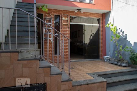 Casa à venda com 250m², 3 quartos e 2 vagasQUINTAL FUNDOS