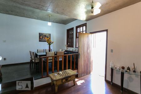 Sala de casa à venda com 4 quartos, 227m² em São Lucas, Belo Horizonte