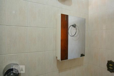 Casa à venda com 200m², 4 quartos e 2 vagasBanheiro 1