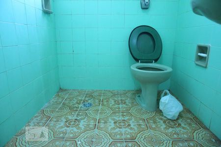 Casa à venda com 200m², 4 quartos e 2 vagasBanheiro de Serviço