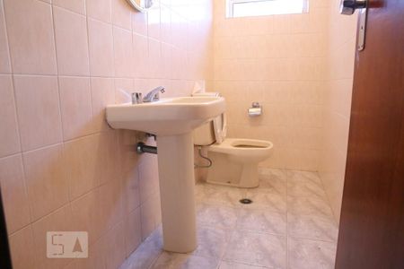 Casa à venda com 200m², 4 quartos e 2 vagasBanheiro Quarto 4 - Suíte