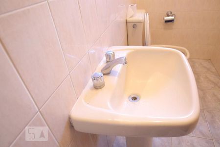 Casa à venda com 200m², 4 quartos e 2 vagasBanheiro Quarto 4 - Suíte