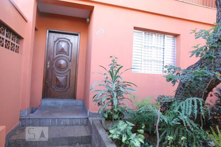 Casa à venda com 200m², 4 quartos e 2 vagasFachada