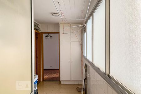 Apartamento à venda com 130m², 3 quartos e 1 vagaÁrea de Serviço