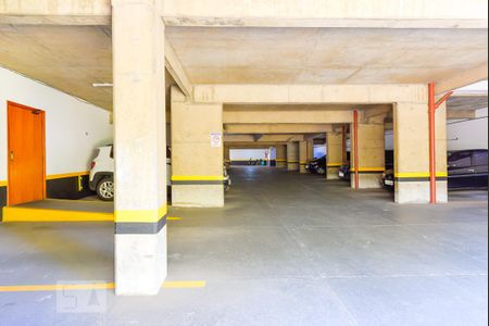 Garagem de apartamento para alugar com 3 quartos, 136m² em Jardim Proença, Campinas