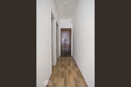 Corredor de kitnet/studio para alugar com 1 quarto, 35m² em Santa Ifigênia, São Paulo