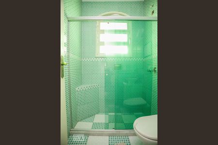 Casa de condomínio à venda com 182m², 4 quartos e 2 vagas Casa de condomínio à venda com 182m², 4 quartos e 2 vagasBanheiro da Suíte