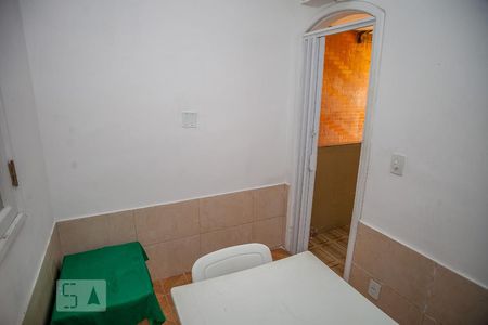 Casa de condomínio à venda com 182m², 4 quartos e 2 vagas Casa de condomínio à venda com 182m², 4 quartos e 2 vagasQuarto de Serviço