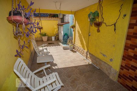 Casa de condomínio à venda com 182m², 4 quartos e 2 vagas Casa de condomínio à venda com 182m², 4 quartos e 2 vagasChurrasqueira