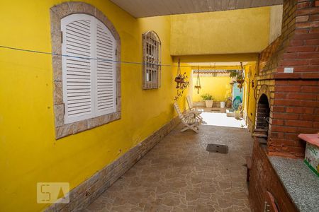 Casa de condomínio à venda com 182m², 4 quartos e 2 vagas Casa de condomínio à venda com 182m², 4 quartos e 2 vagasChurrasqueira