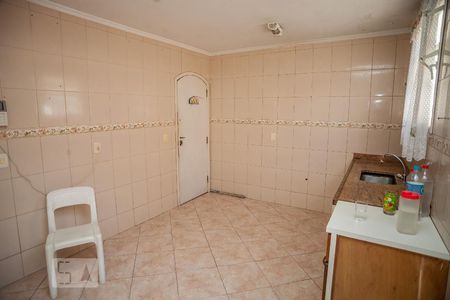 Casa de condomínio à venda com 182m², 4 quartos e 2 vagas Casa de condomínio à venda com 182m², 4 quartos e 2 vagasCozinha