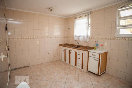 Casa de condomínio à venda com 182m², 4 quartos e 2 vagas Casa de condomínio à venda com 182m², 4 quartos e 2 vagasCozinha