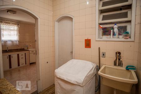 Casa de condomínio à venda com 182m², 4 quartos e 2 vagas Casa de condomínio à venda com 182m², 4 quartos e 2 vagasÁrea de Serviço