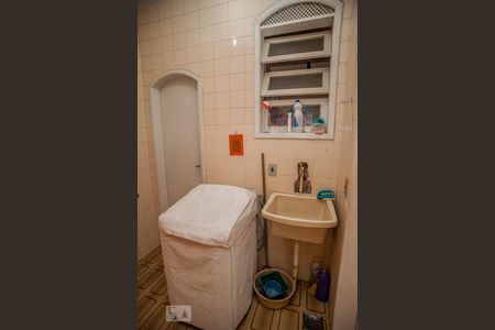 Casa de condomínio à venda com 182m², 4 quartos e 2 vagas Casa de condomínio à venda com 182m², 4 quartos e 2 vagasÁrea de Serviço