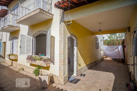 Casa de condomínio à venda com 182m², 4 quartos e 2 vagas Casa de condomínio à venda com 182m², 4 quartos e 2 vagasGaragem